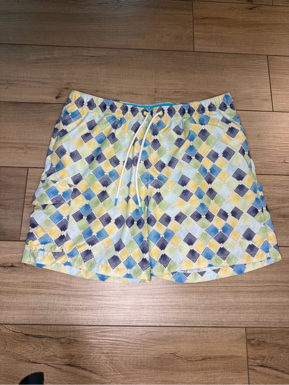 Tommy Bahama Men’s L Swim Trunks Geometric Board Shorts Mesh Lined
